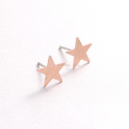 Dainty Star Stud Earrings